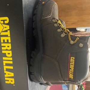 Caterpillar dark brown mens steel toe boots.size 9.5